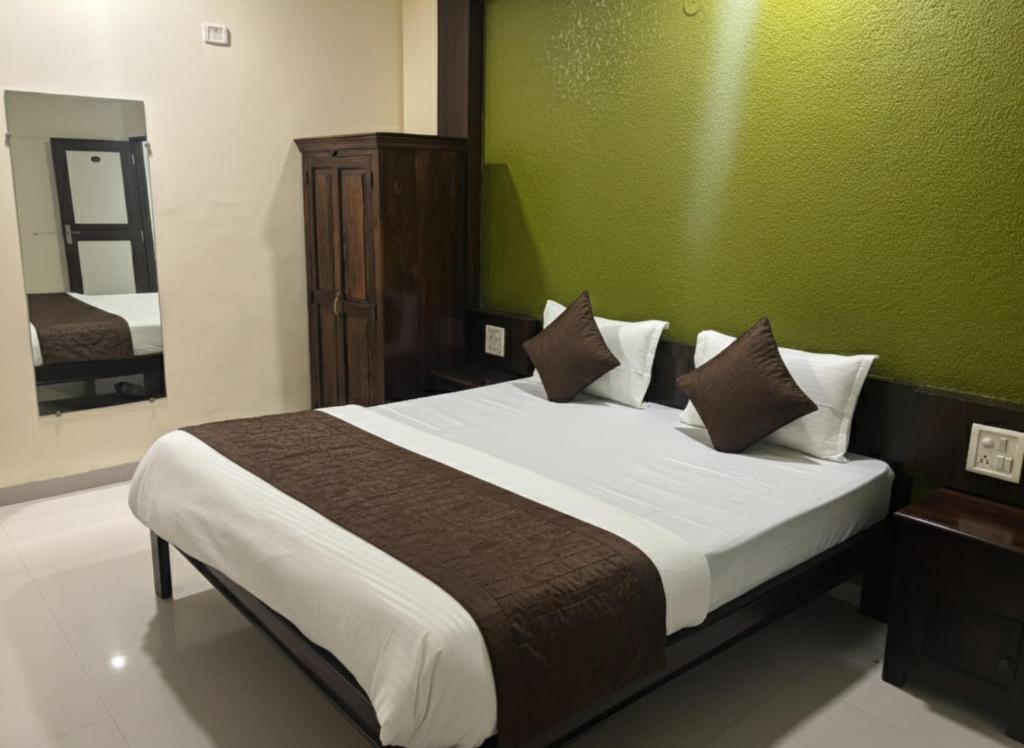 Deluxe Room 1
