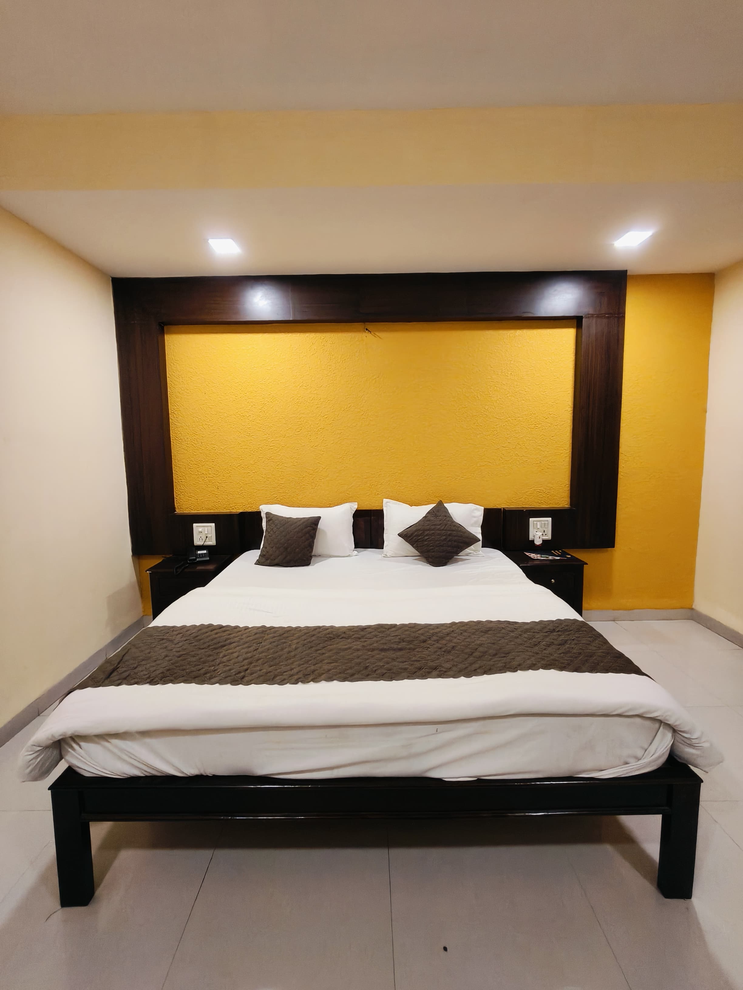 Deluxe Room 203